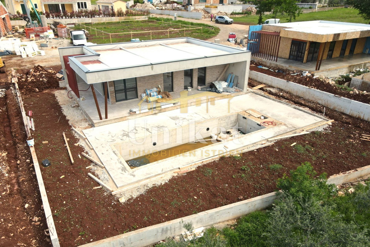 Samostojna montažna pritlična hiša v mirnem kraju